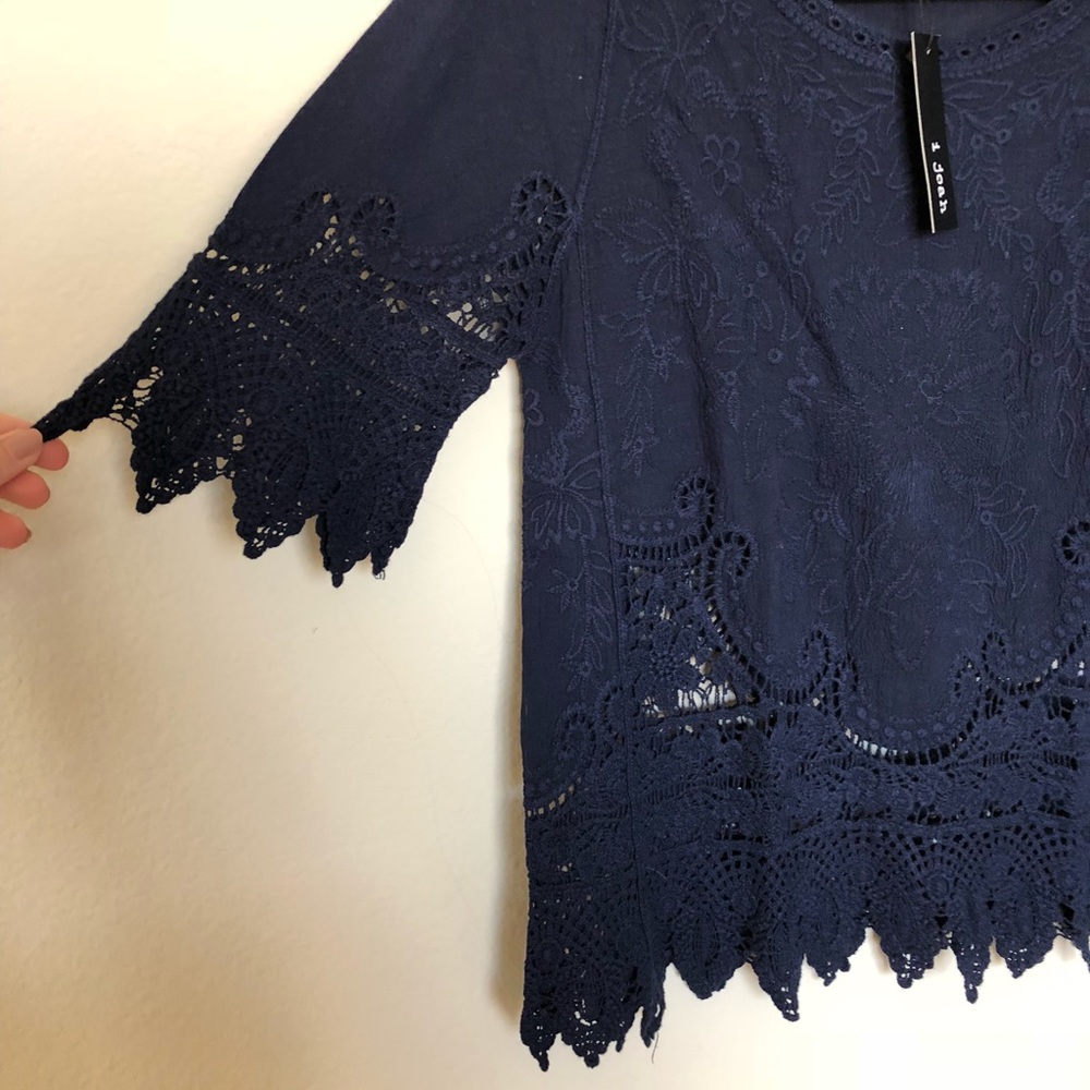 Blouse - Picture 2 of 2